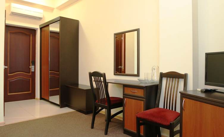 Imagen de los interiores del Hotel Kavkaz. Foto 20