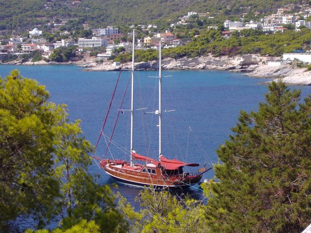 Imagen del bar/restaurante del Hotel Kavos Bay Seafront. Foto 2