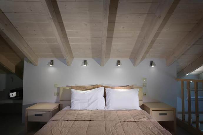 Imagen de la habitación del Hotel Kavos Plaza. Foto 5