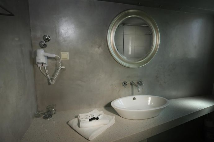 Imagen de la habitación del Hotel Kavos Plaza. Foto 7