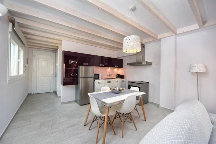 Imagen de la habitación del Hotel Kavos Plaza. Foto 15