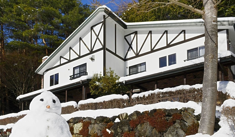 Imagen de los exteriores del Hotel Kawaguchiko Country Cottage Ban. Foto 12