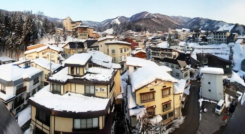 Imagen de los exteriores del Hotel Kawamotoya. Foto 14