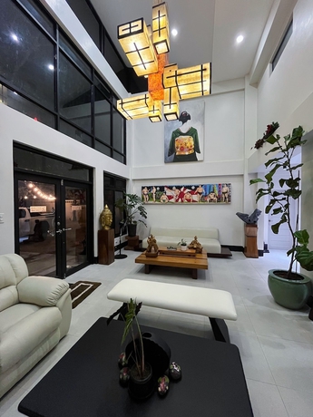 Imagen de los interiores del Hotel Kawan Beach House and Sanctuary. Foto 15