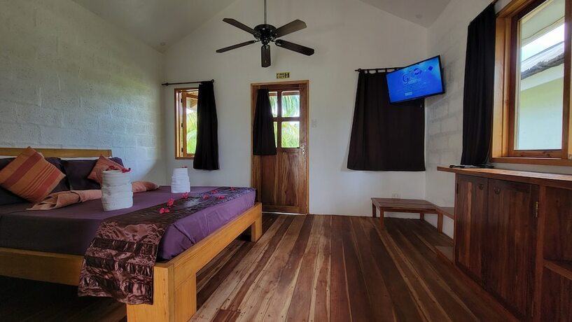 Imagen general del Hotel Kawayan Holiday Resort. Foto 1