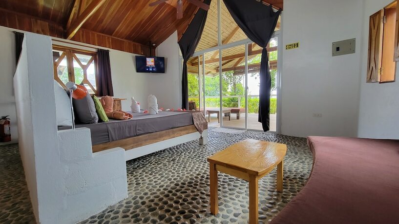 Imagen general del Hotel Kawayan Holiday Resort. Foto 11
