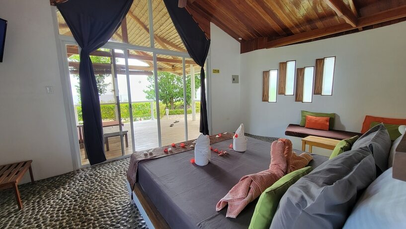 Imagen de la habitación del Hotel Kawayan Holiday Resort. Foto 17