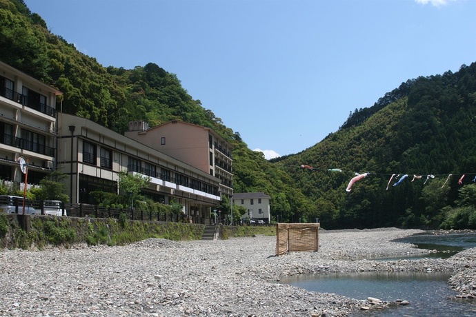 Imagen de los exteriores del Hotel Kawayu Onsen Fujiya. Foto 10