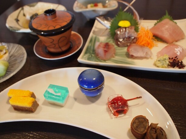 Imagen del bar/restaurante del Hotel Kawazu Kaien. Foto 8