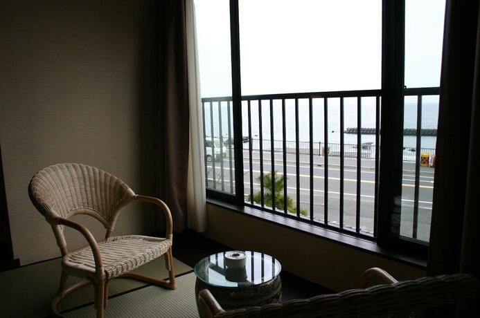 Imagen de la habitación del Hotel Kawazu Kaien. Foto 15