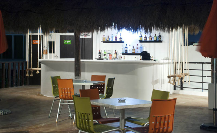 Imagen del bar/restaurante del Hotel Kay Adults Only. Foto 2
