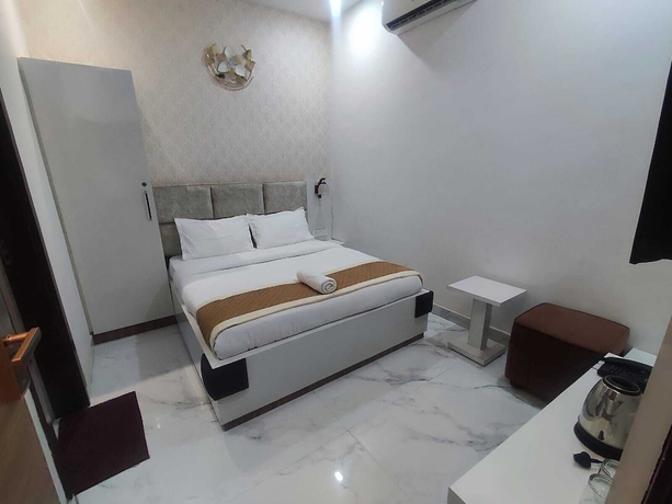 Imagen de la habitación del Hotel Kay Emm Residency. Foto 2
