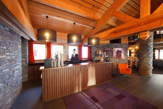 Imagen de los interiores del Hotel Kaya. Foto 19