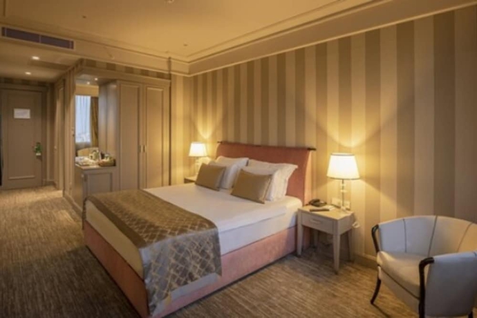 Imagen de la habitación del Hotel Kaya Izmir Thermal and Convention. Foto 11