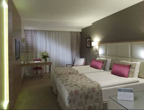 Imagen de la habitación del Hotel Kaya Izmir Thermal and Convention. Foto 13