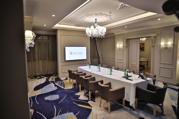 Imagen de la habitación del Hotel Kaya Izmir Thermal and Convention. Foto 18