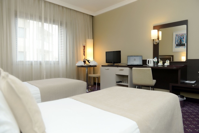 Imagen de la habitación del Hotel Kaya Prestige. Foto 9