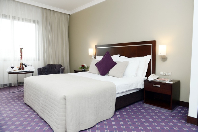 Imagen de la habitación del Hotel Kaya Prestige. Foto 11