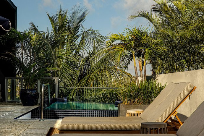 Imagen de la piscina del Hotel Kayak Miami Beach. Foto 18