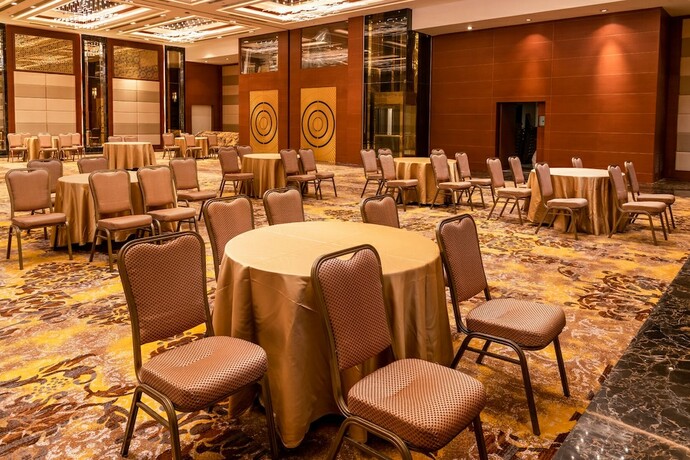 Imagen del bar/restaurante del Hotel Kay-em Spectra Chennai. Foto 6