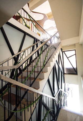 Imagen de los interiores del Hotel Kayong\'s Inn. Foto 17