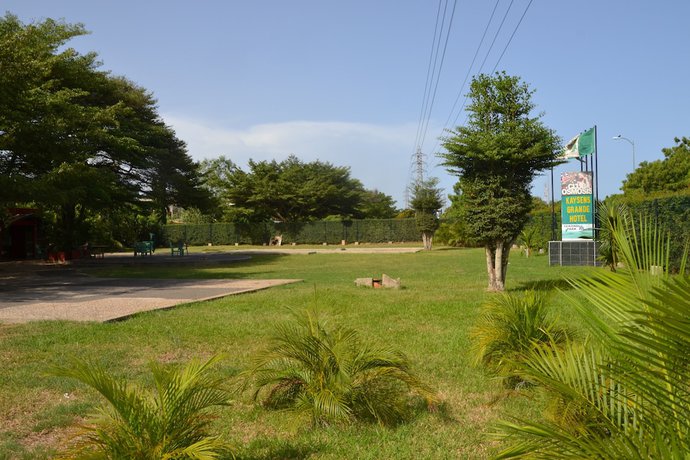 Imagen de los exteriores del Hotel Kaysens Grande. Foto 9