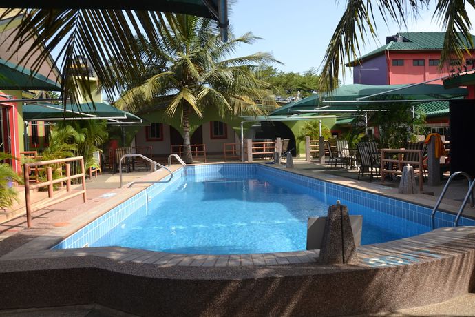 Imagen de la piscina del Hotel Kaysens Grande. Foto 20
