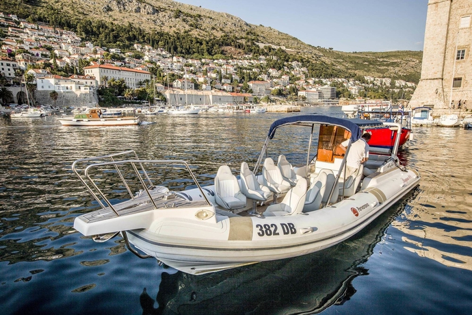 Imagen de los exteriores del Hotel Kazbek. Foto 5