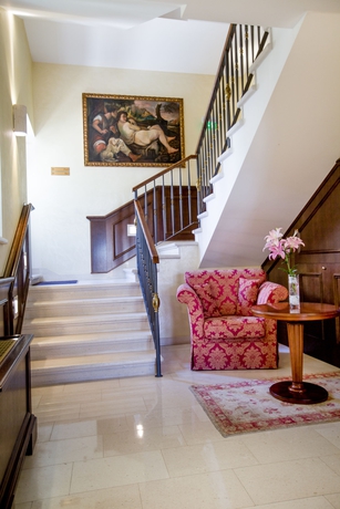 Imagen de los interiores del Hotel Kazbek. Foto 10