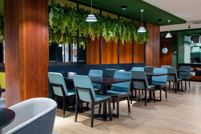 Imagen del bar/restaurante del Hotel Kazzhol Park. Foto 3