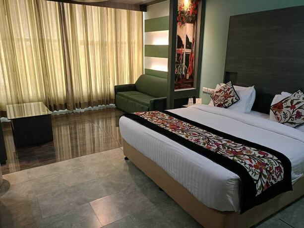 Imagen de la habitación del Hotel Kc Residency. Foto 15