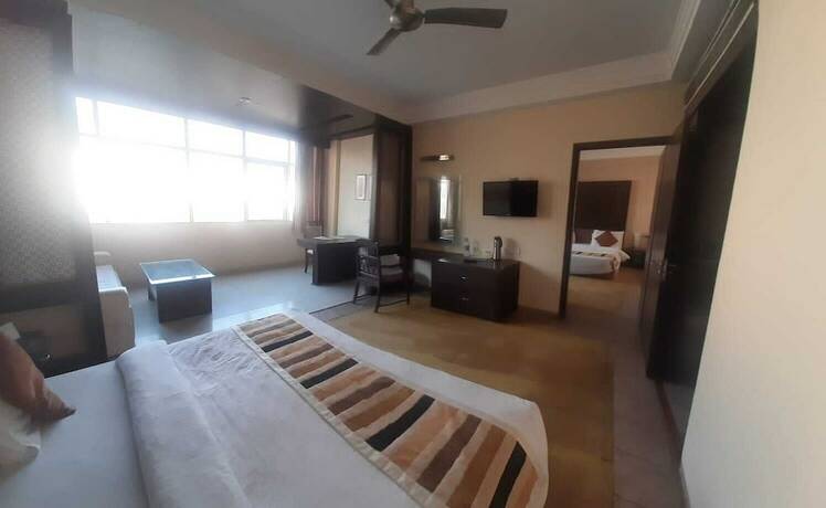 Imagen de la habitación del Hotel Kc Residency. Foto 20