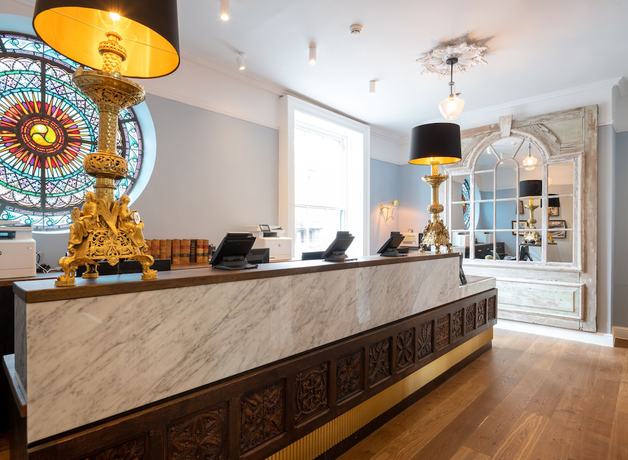 Imagen de los interiores del Hotel Keavans Port. Foto 16