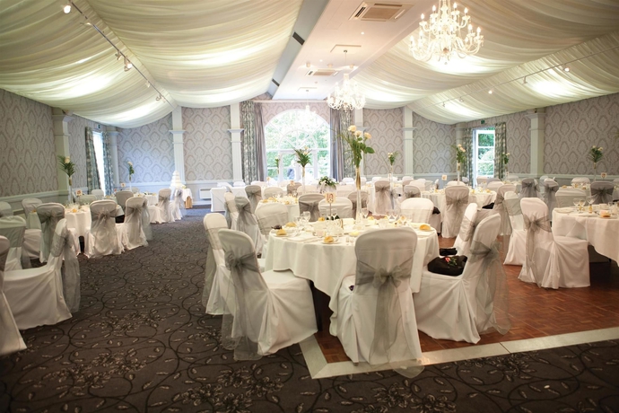 Imagen de los interiores del Hotel Keavil House Dunfermline by Sunday. Foto 12