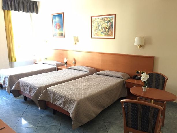 Imagen de la habitación del Hotel Keb. Foto 13