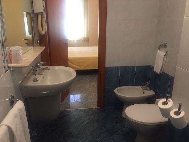 Imagen de la habitación del Hotel Keb. Foto 15