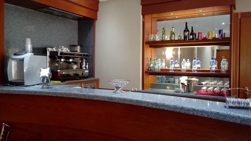 Imagen del bar/restaurante del Hotel Keb. Foto 4