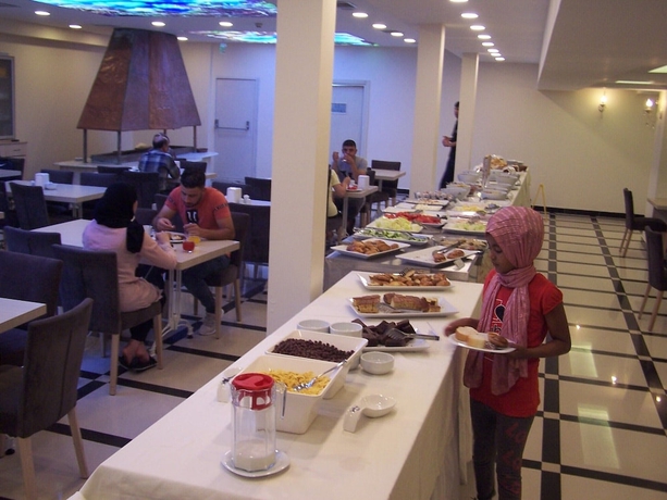 Imagen del bar/restaurante del Hotel Kecik. Foto 3