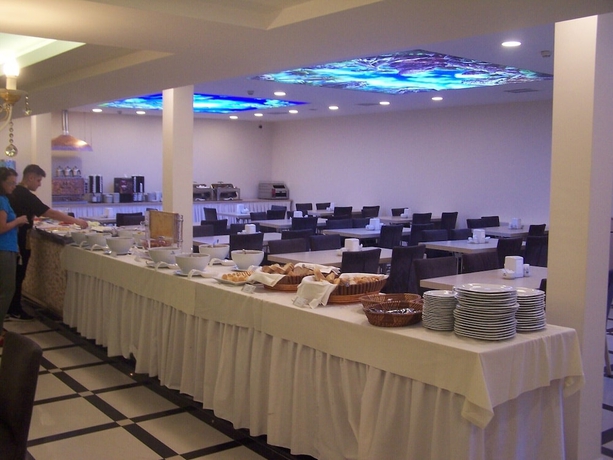 Imagen del bar/restaurante del Hotel Kecik. Foto 4