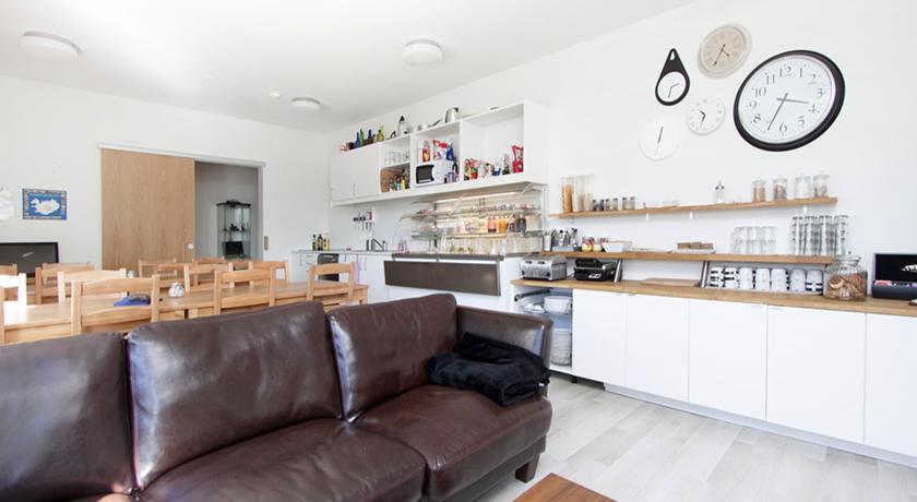 Imagen de los interiores del Hotel Kef Guesthouse By Keflavík Airport. Foto 8
