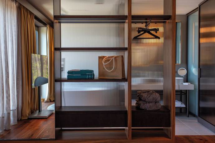 Imagen de la habitación del Hotel Keight Opatija, Curio Collection By Hilton. Foto 6