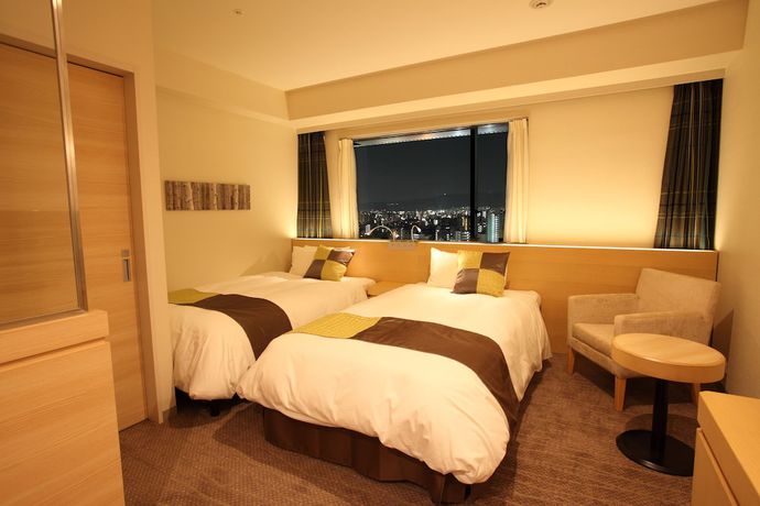 Imagen de la habitación del Hotel Keihan Kyobashi Grande. Foto 3