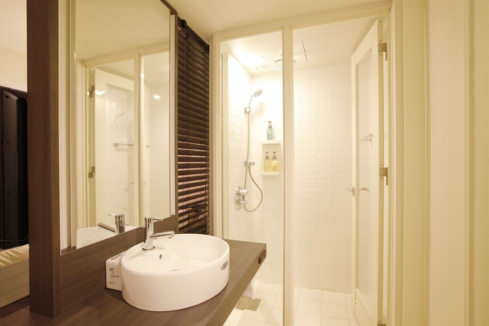 Imagen de la habitación del Hotel Keihan Tokyo Yotsuya. Foto 9