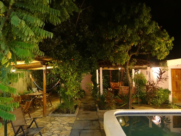Imagen de la piscina del Hotel Kekoldi De Granada. Foto 15