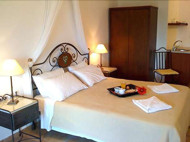 Imagen de la habitación del Hotel Kekrifalia. Foto 13
