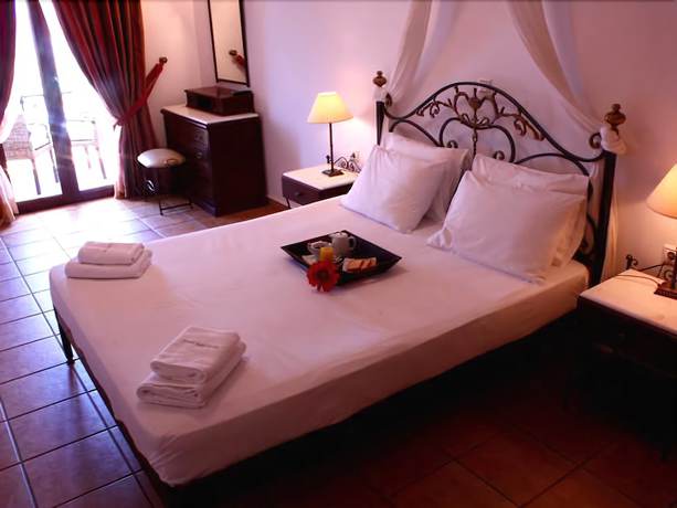 Imagen de los interiores del Hotel Kekrifalia. Foto 20