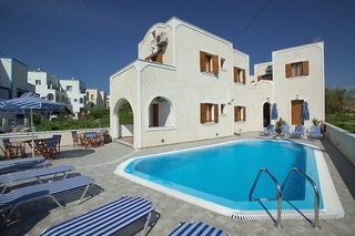 Imagen de la piscina del Hotel Kelenis Apts. Foto 5