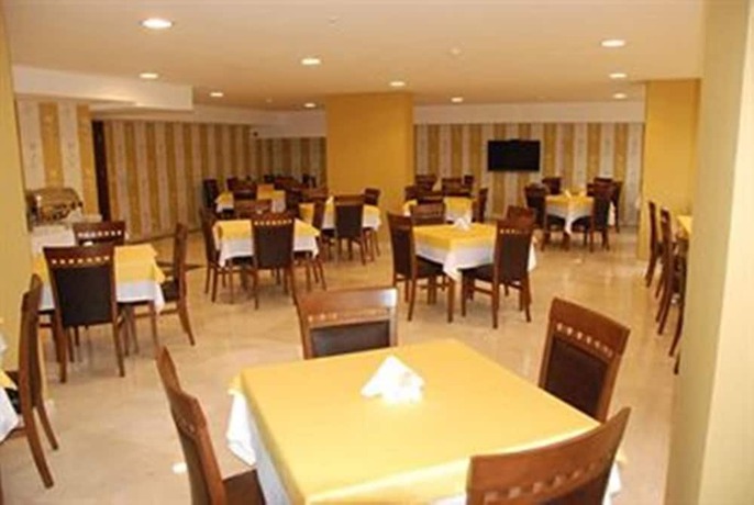 Imagen del bar/restaurante del Hotel Kelesler Park. Foto 2