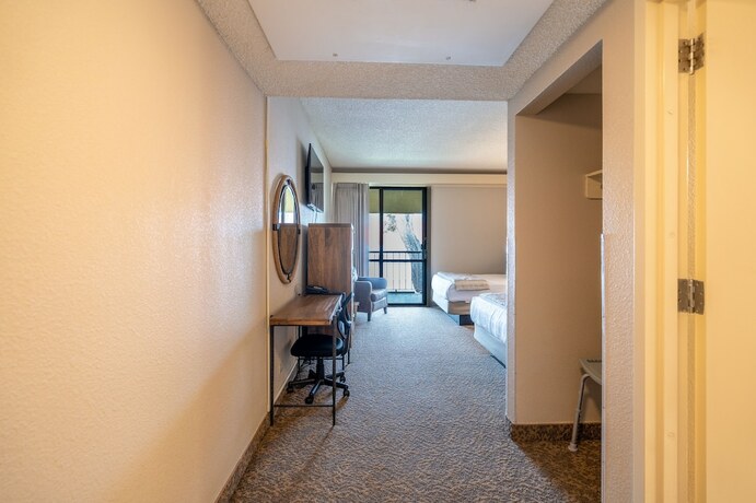 Imagen general del Hotel Kellogg West Conference Center And. Foto 6