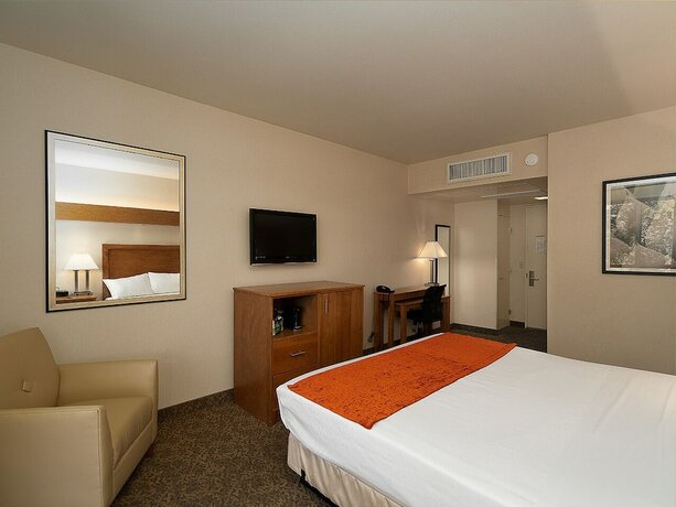 Imagen general del Hotel Kellogg West Conference Center And. Foto 10